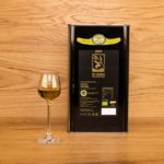 Demeter Olivenöl von Sequerciani im 3 Liter Kanister mit eingeschenktem Glas