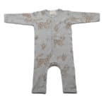 Baby Strampler grau mit Geparden und Pflanzenmuster als Aufdruck